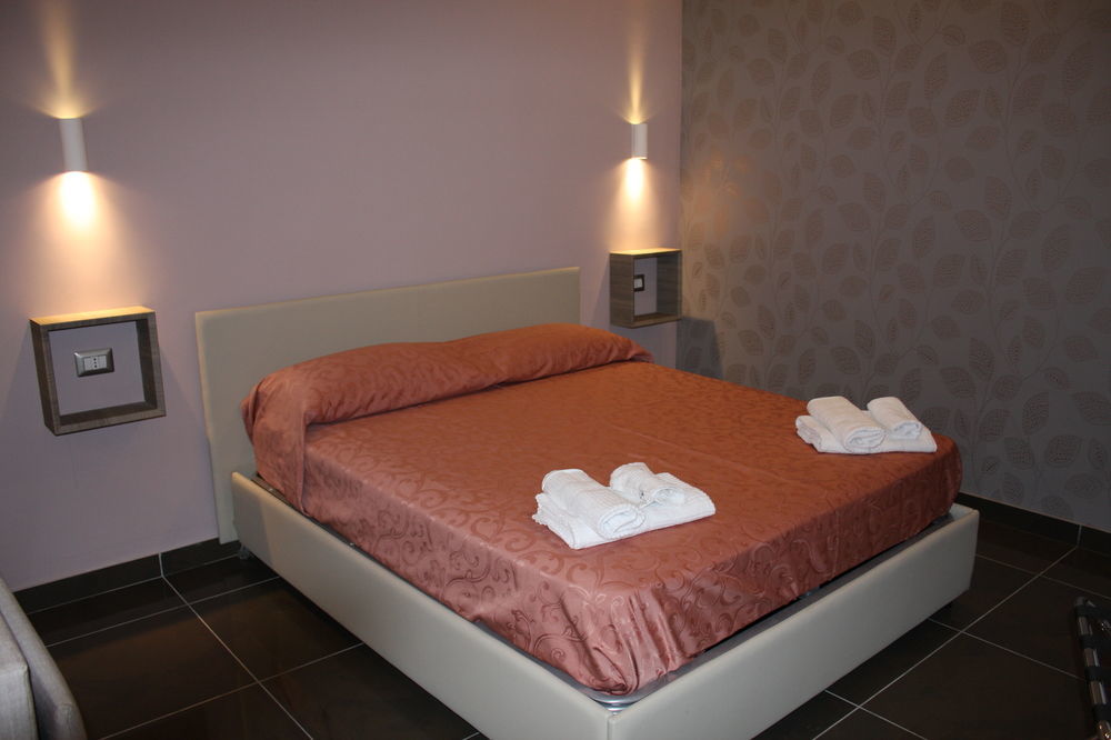 Be Italian Flat Bovio Hotel Naples Exterior photo