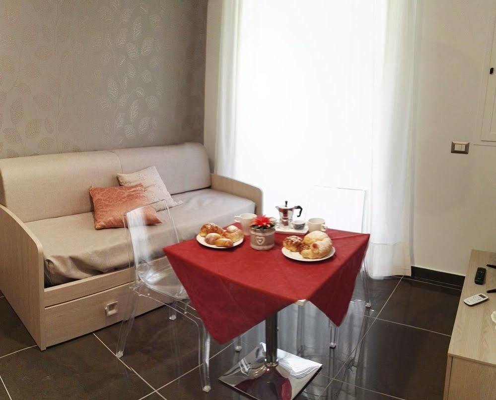 Be Italian Flat Bovio Hotel Naples Exterior photo