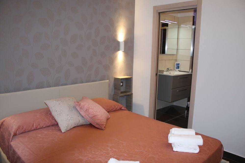 Be Italian Flat Bovio Hotel Naples Exterior photo