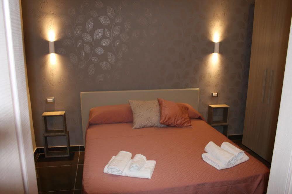 Be Italian Flat Bovio Hotel Naples Exterior photo