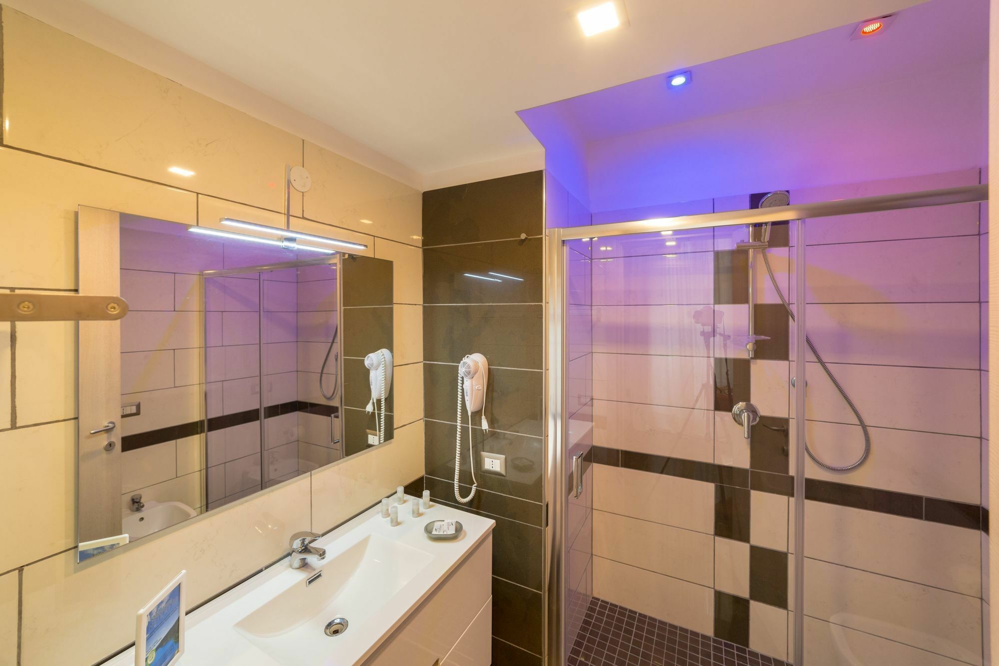 Be Italian Flat Bovio Hotel Naples Exterior photo