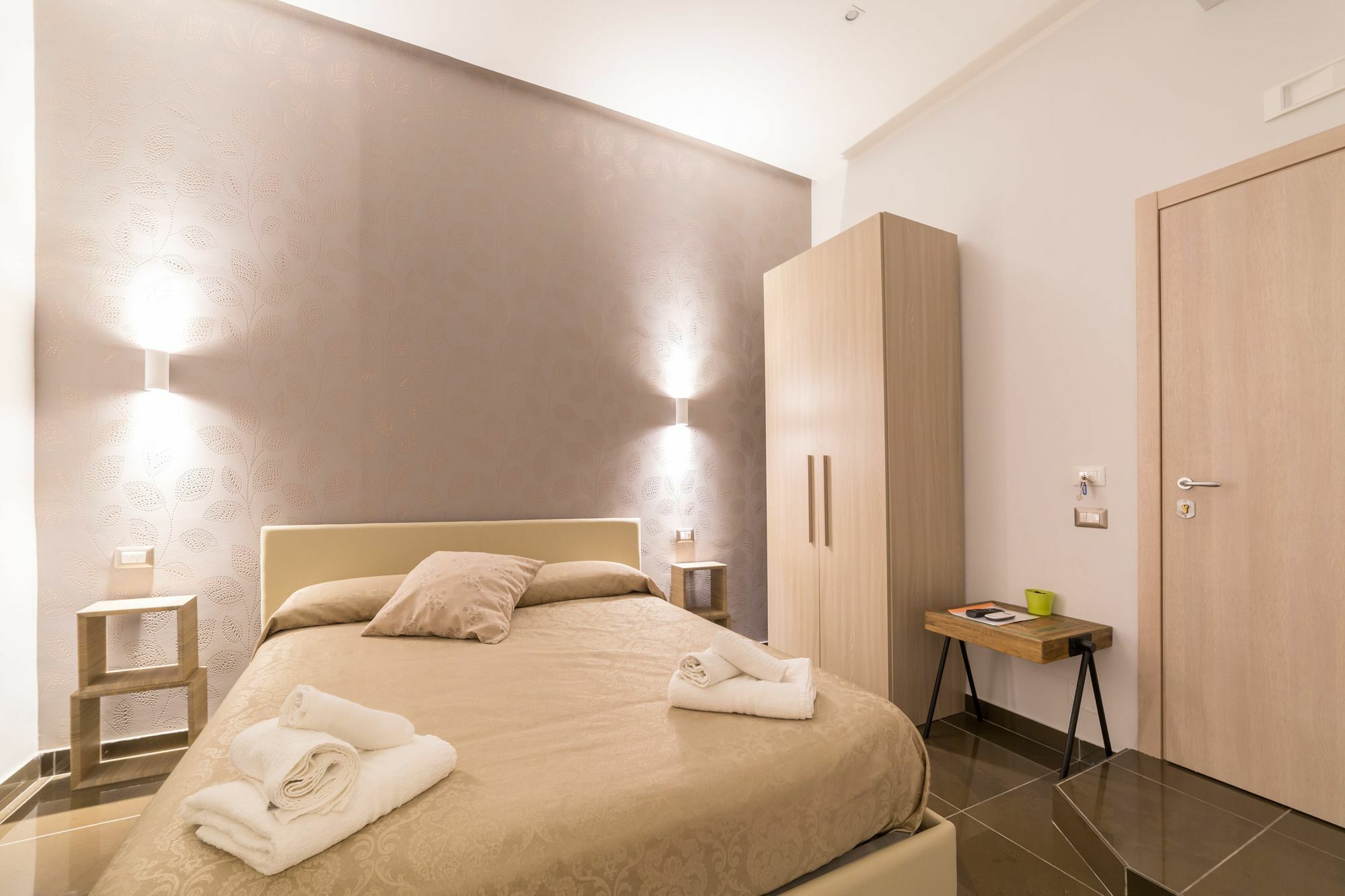 Be Italian Flat Bovio Hotel Naples Exterior photo
